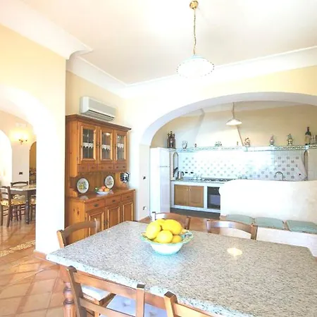 Cozy Erno - Family Big Garden Pool Villa *