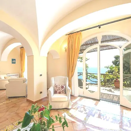 Cozy Erno - Family Big Garden Pool Villa *